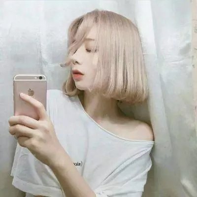 黑色池塘